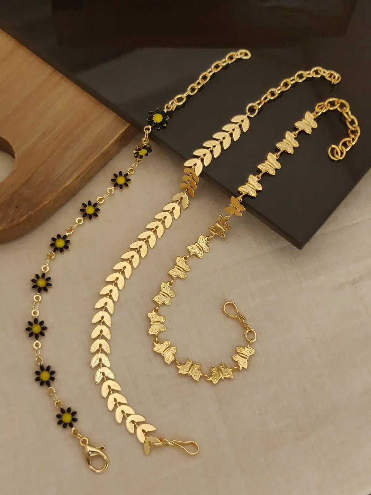 Golden Bloomfly Bracelet Trio Aureva