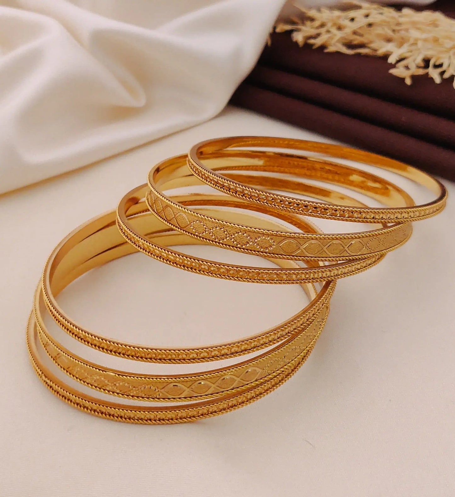 Saanvi Gold Plated Bangle Aureva