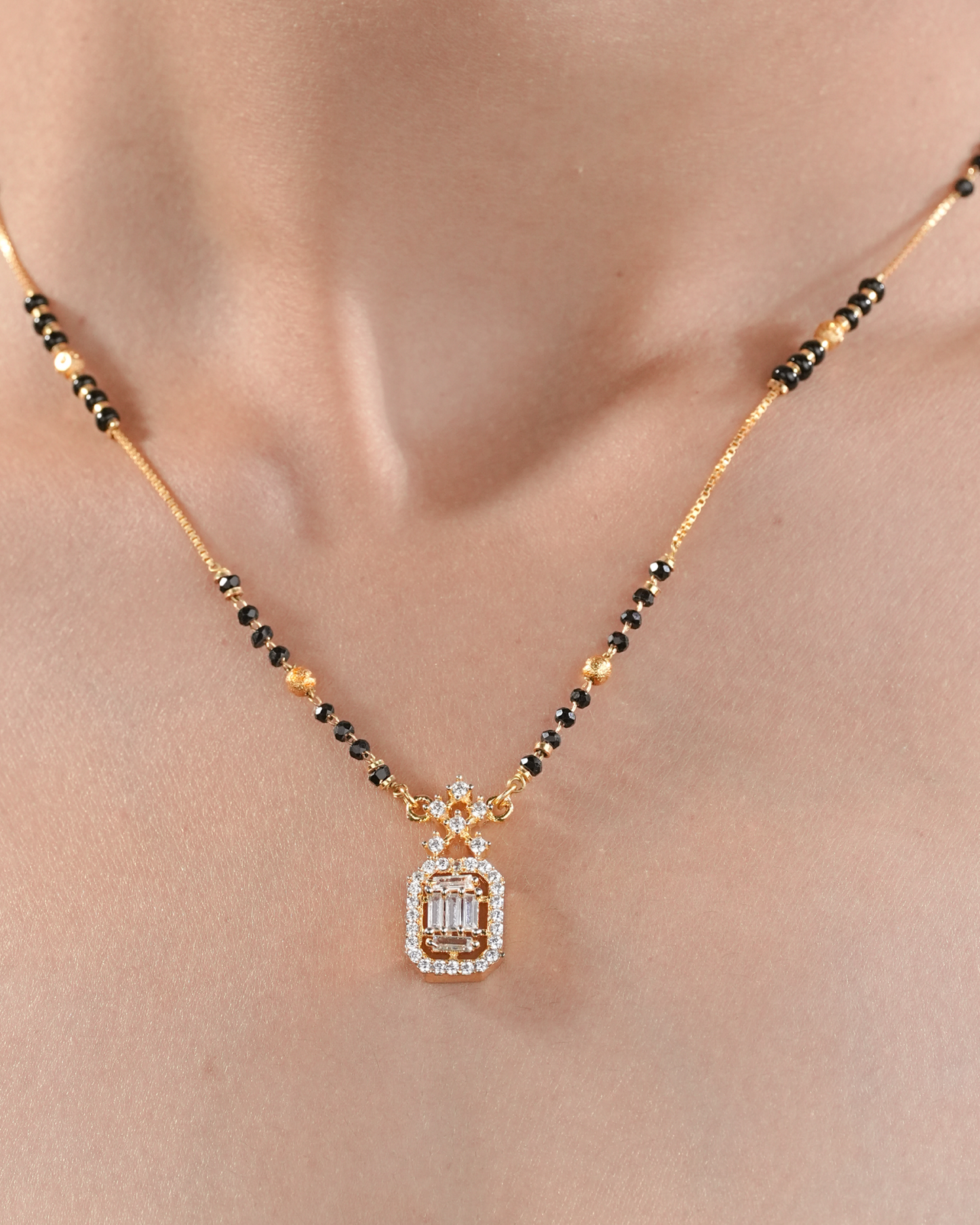 Anika Mangalsutra aureva