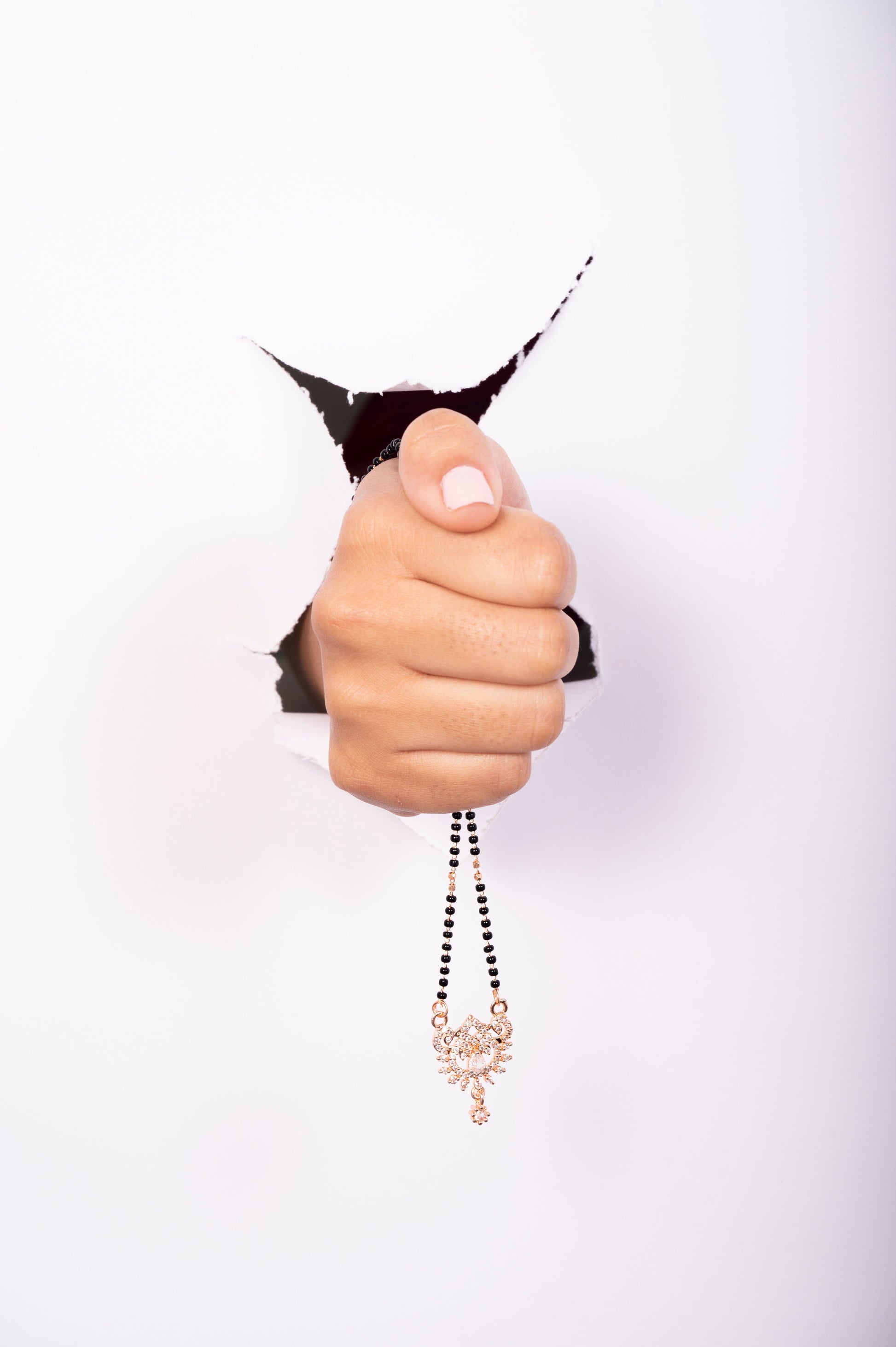 Aadhya Mangalsutra aureva