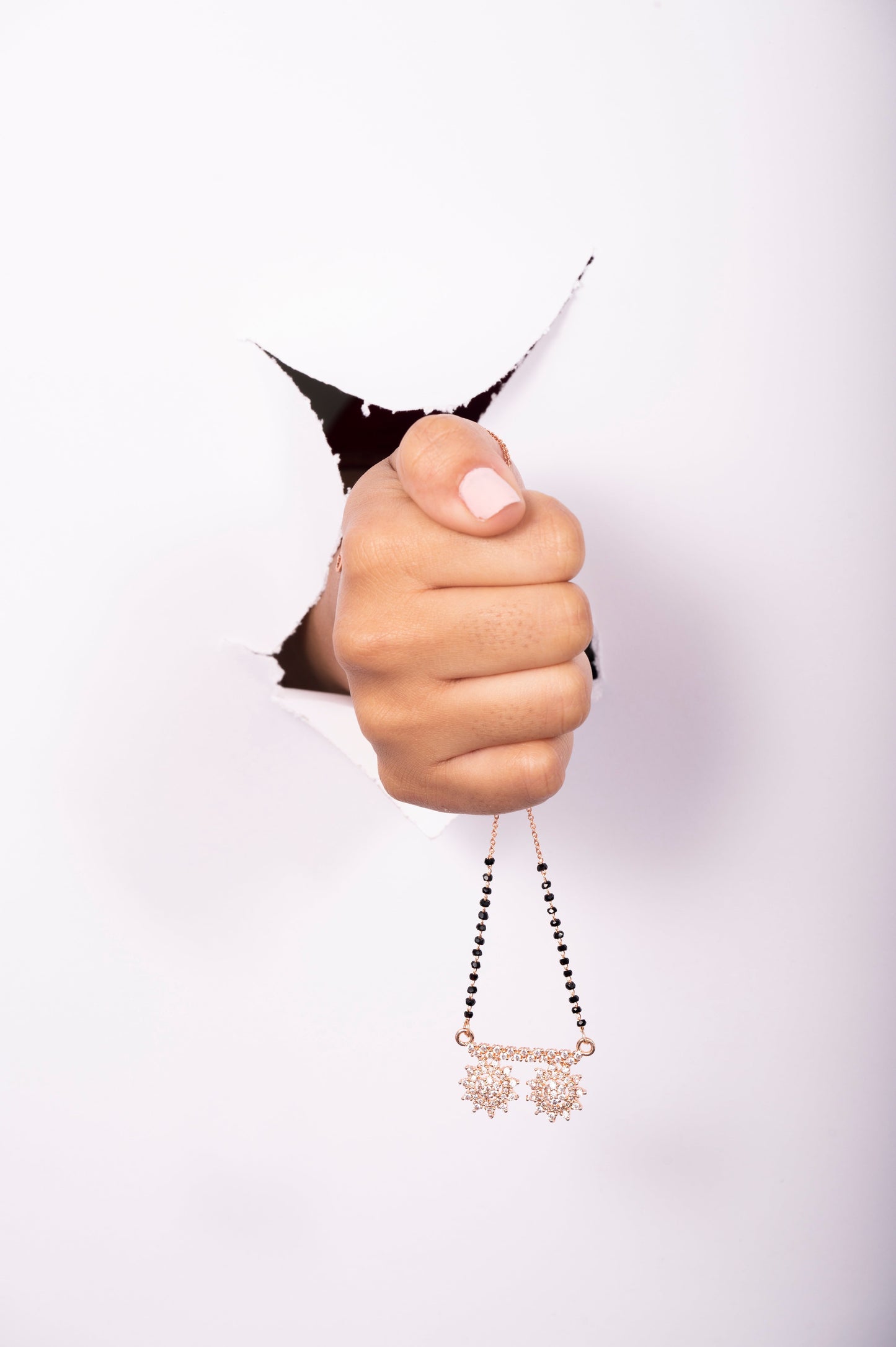 Diya Mangalsutra aureva