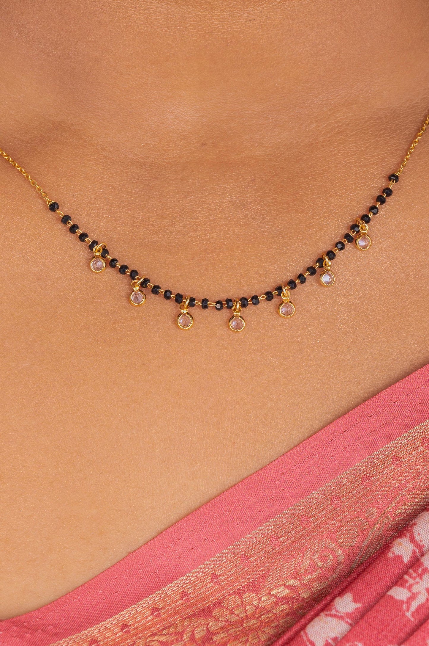 Sana Mangalsutra aureva
