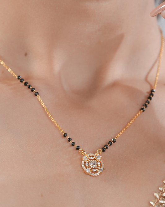Kavya Mangalsutra aureva