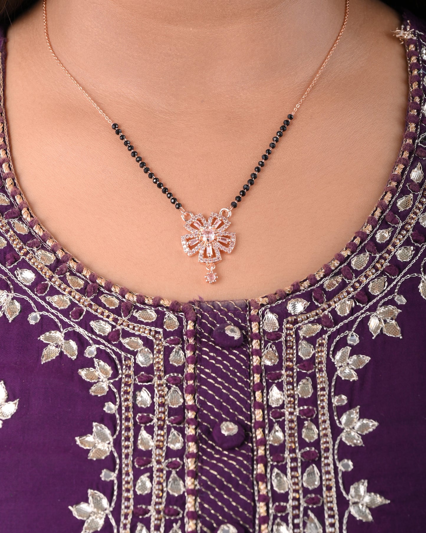 Prisha Mangalsutra aureva