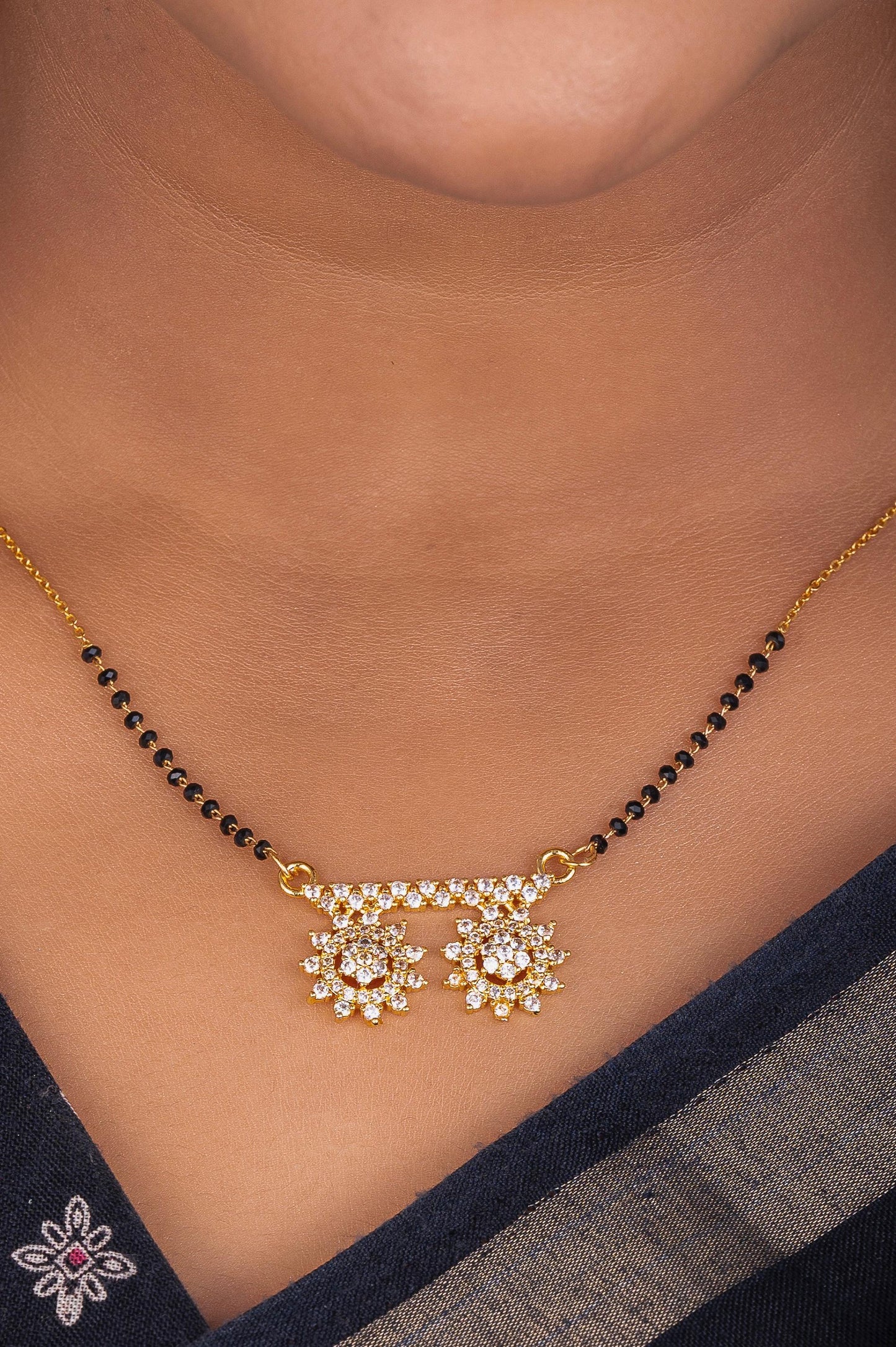 Rashi Mangalsutra aureva