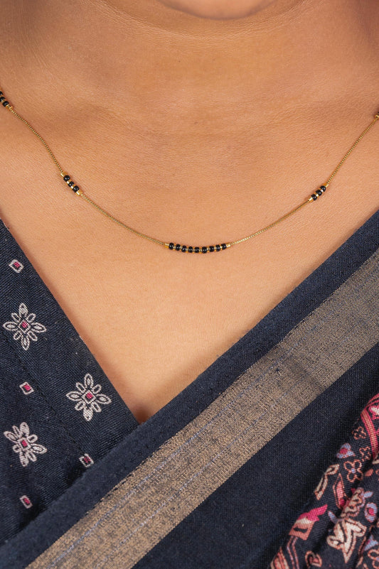 Nira Mangalsutra aureva