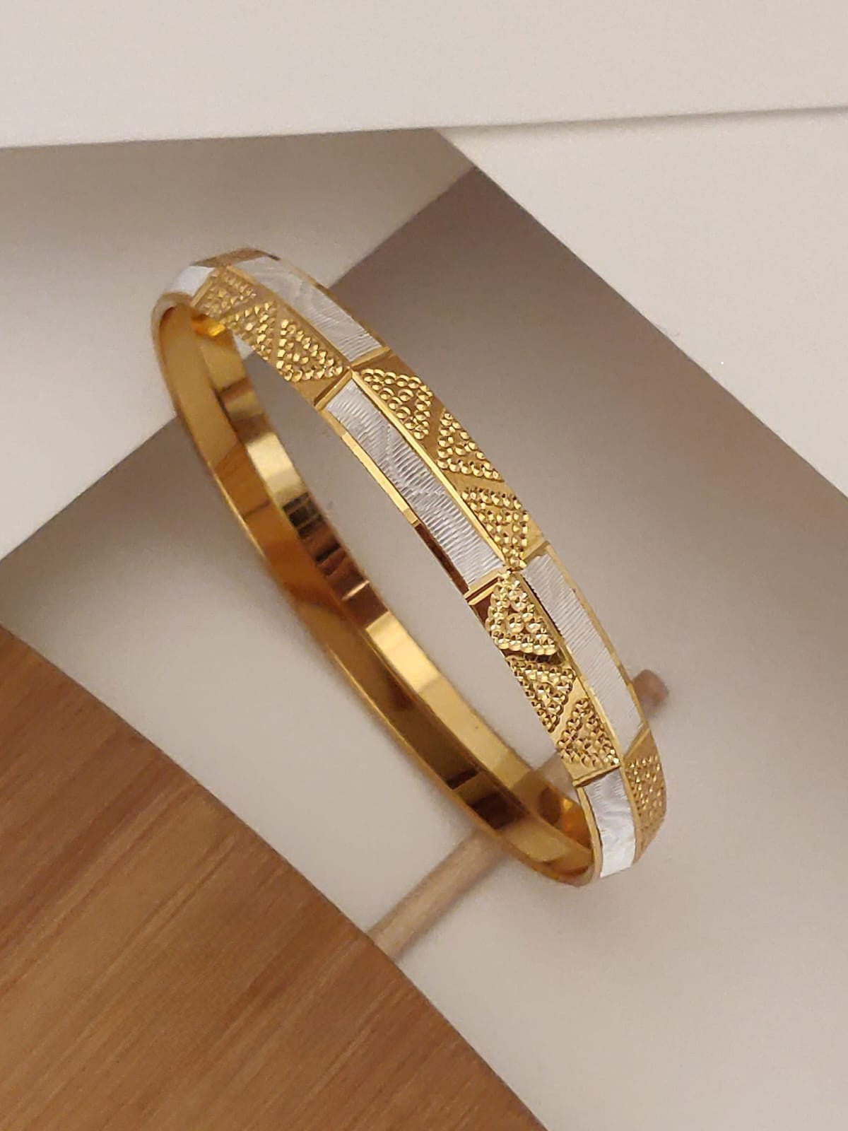 Imperial Chevron Dual-Tone Kada Aureva