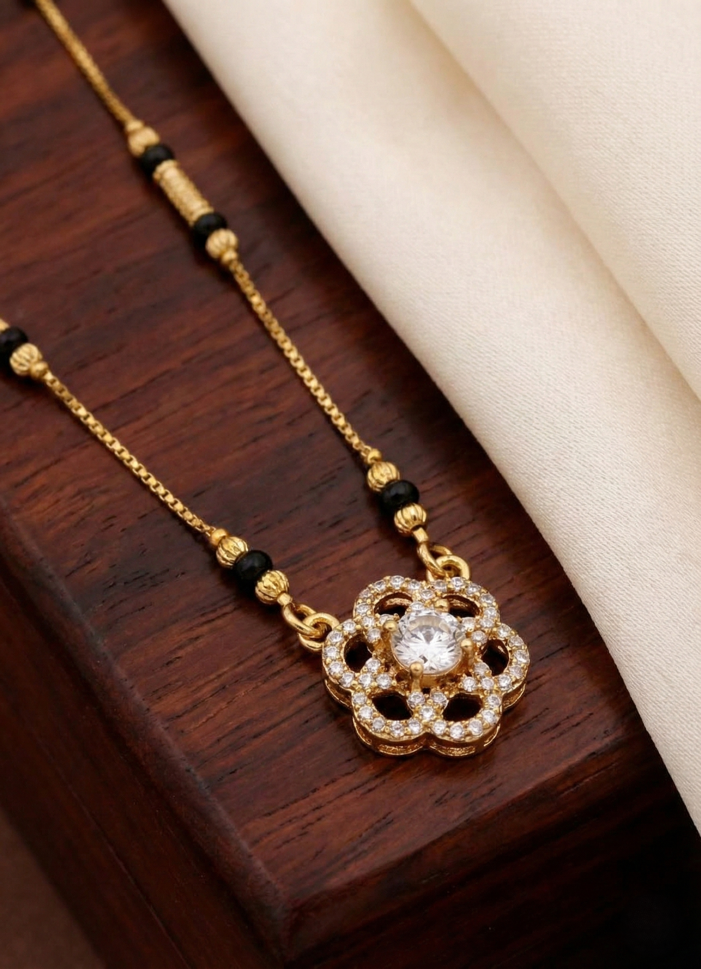 Mandala Solitaire Bloom Mangalsutra
