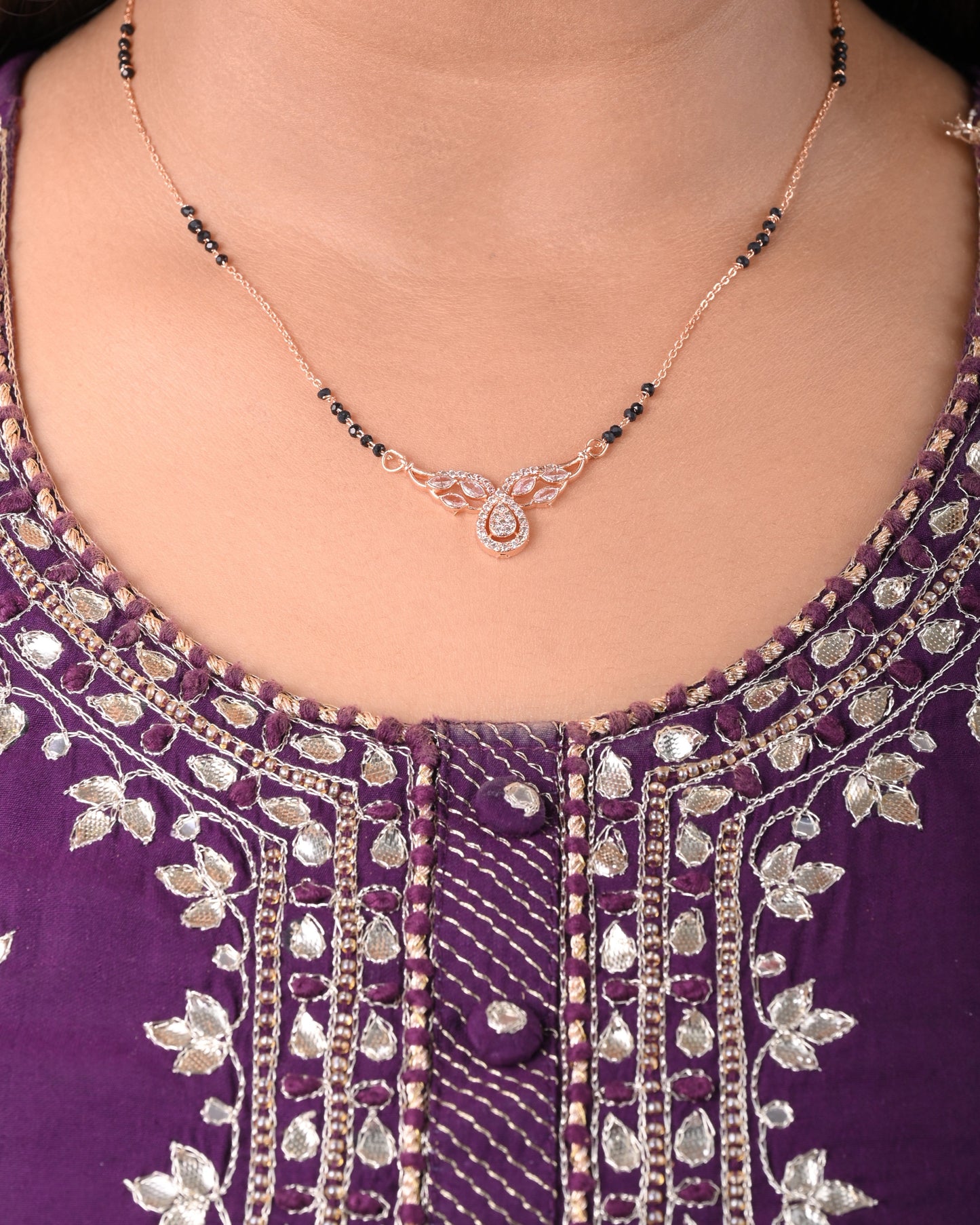 Aditi Mangalsutra aureva