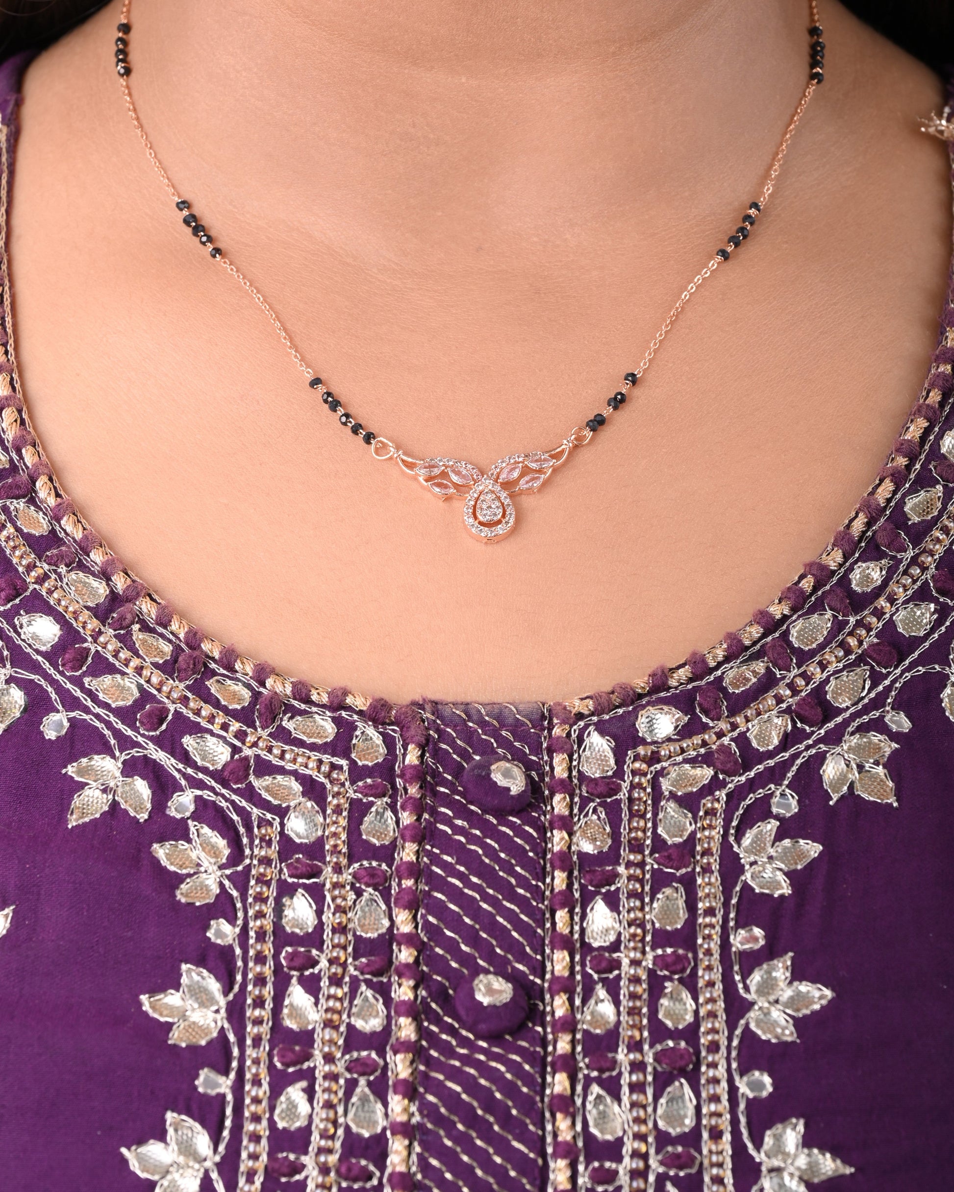 Aditi Mangalsutra aureva