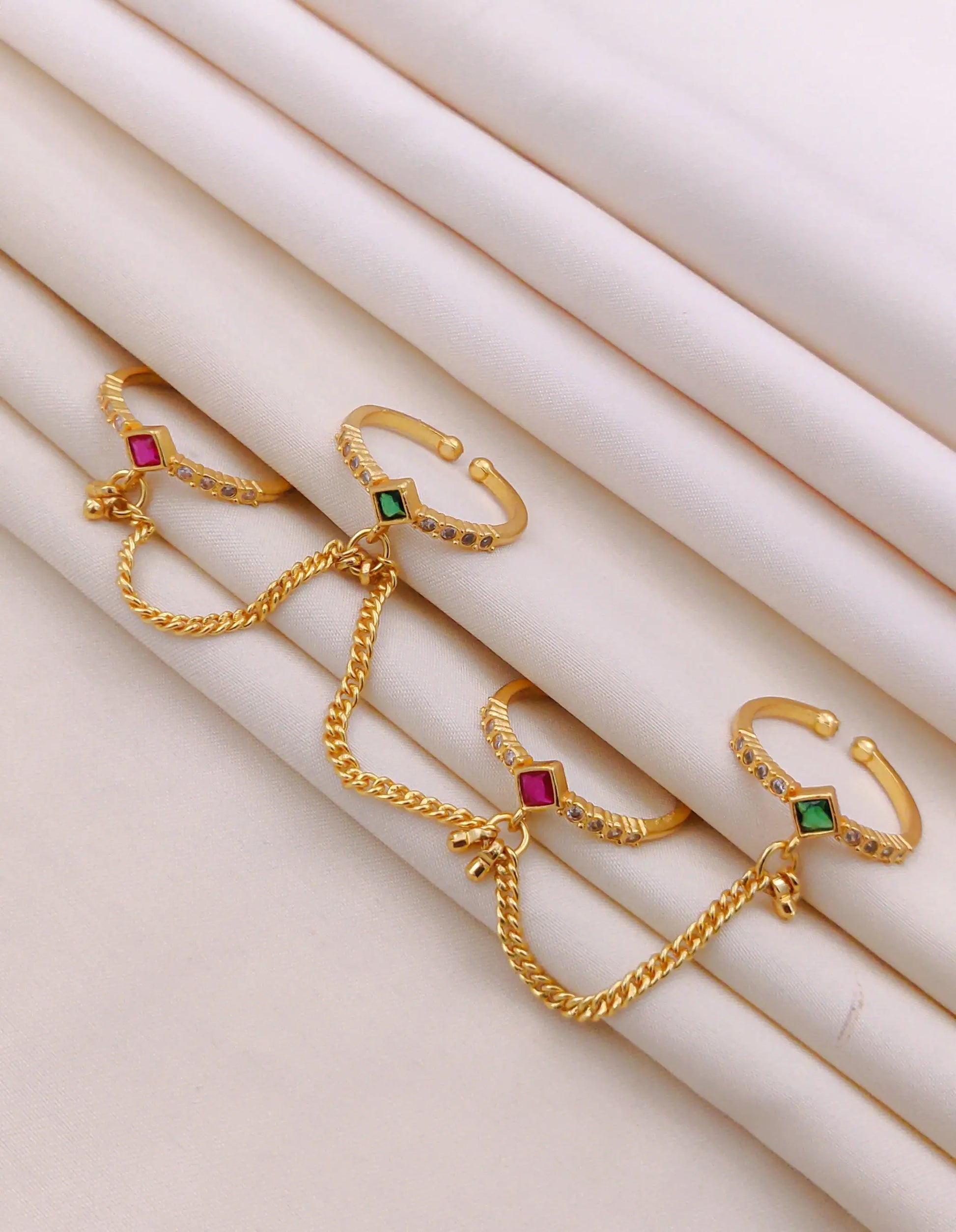 Royal Charm Chain Rings Aureva