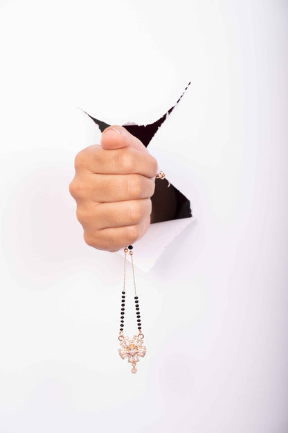 Pallavi Mangalsutra aureva