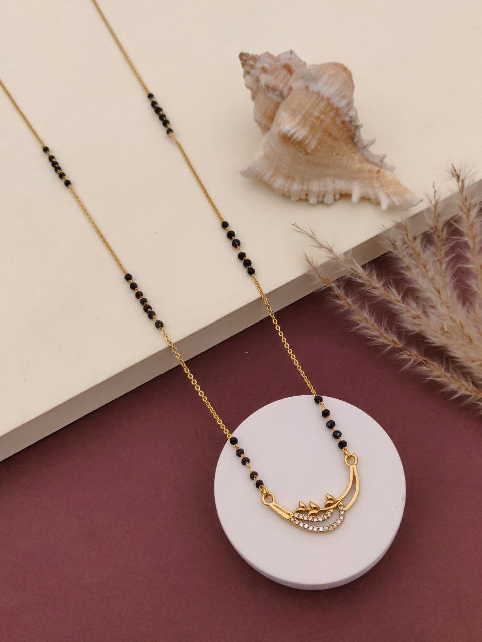 Pallavi Gold Leaf Mangalsutra