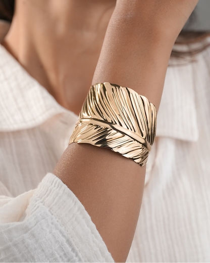 Feather Cuff aureva