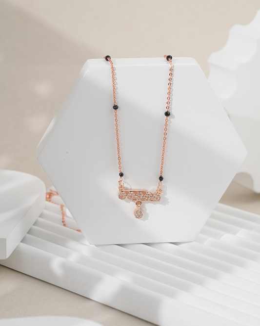 Manvika Mangalsutra aureva