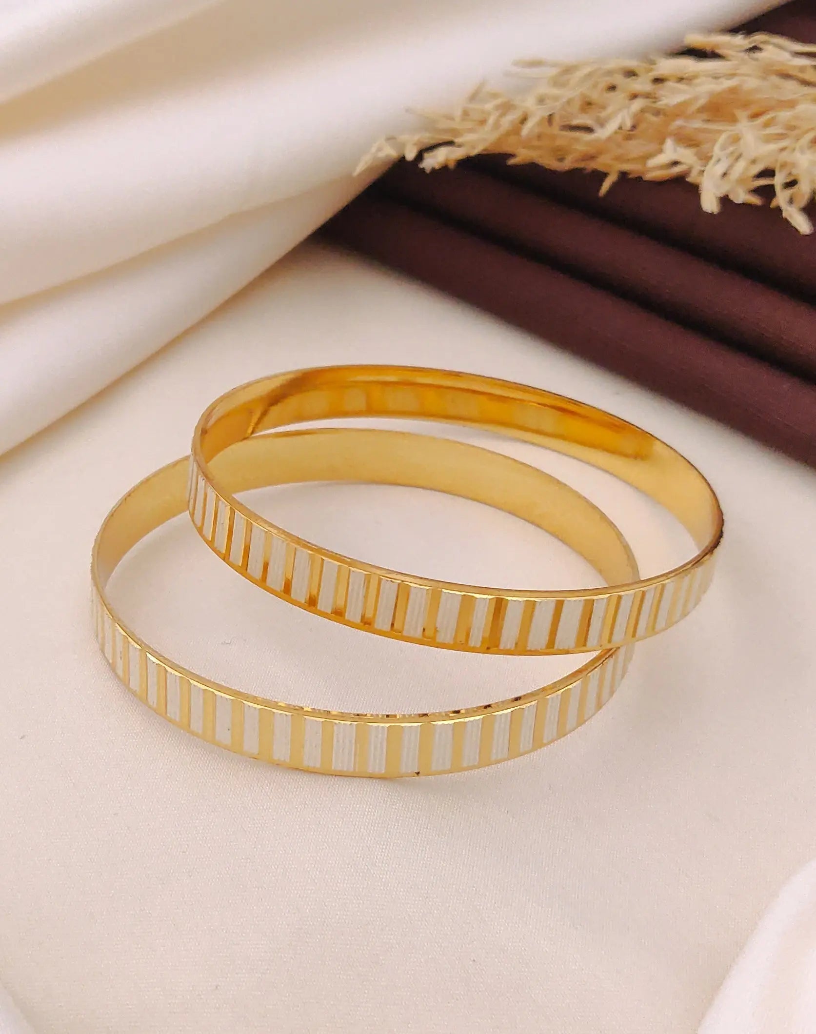 Elina Golden Bangle Aureva