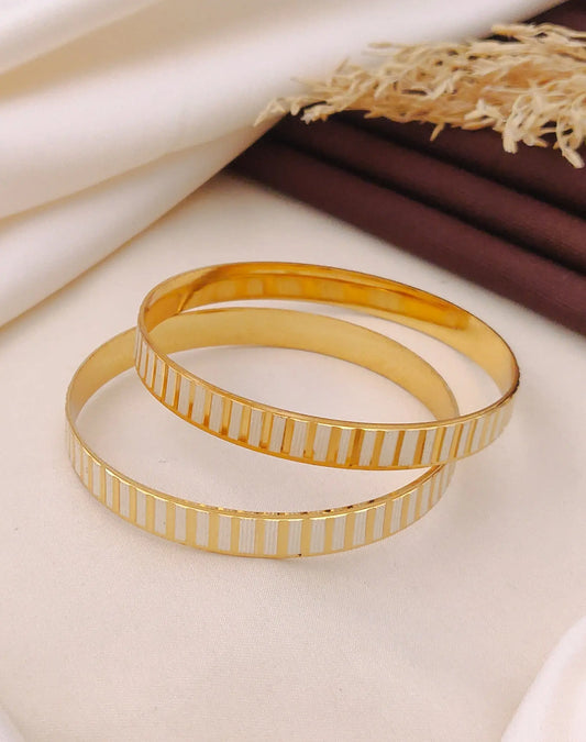 Elina Golden Bangle Aureva
