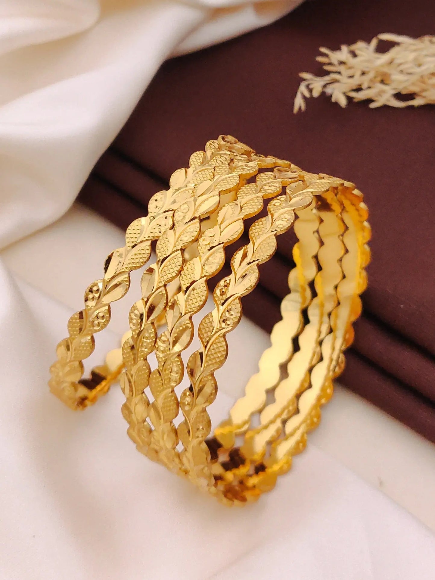 Kiara Golden Bangle Aureva