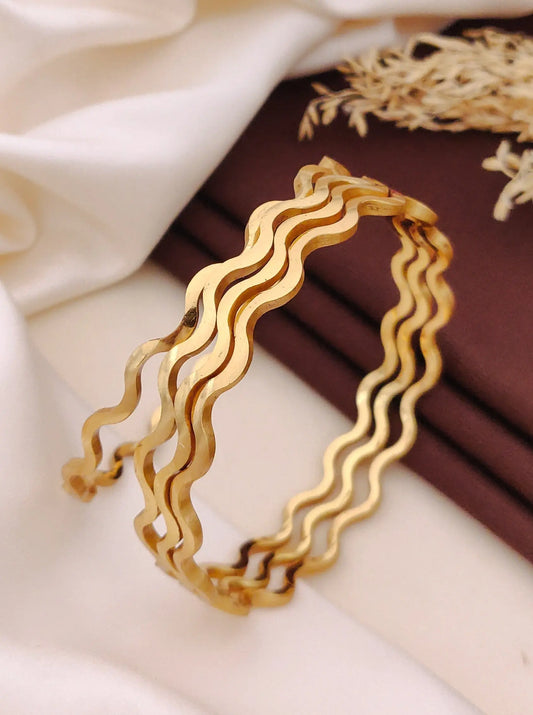Nayra Golden Bangle Aureva