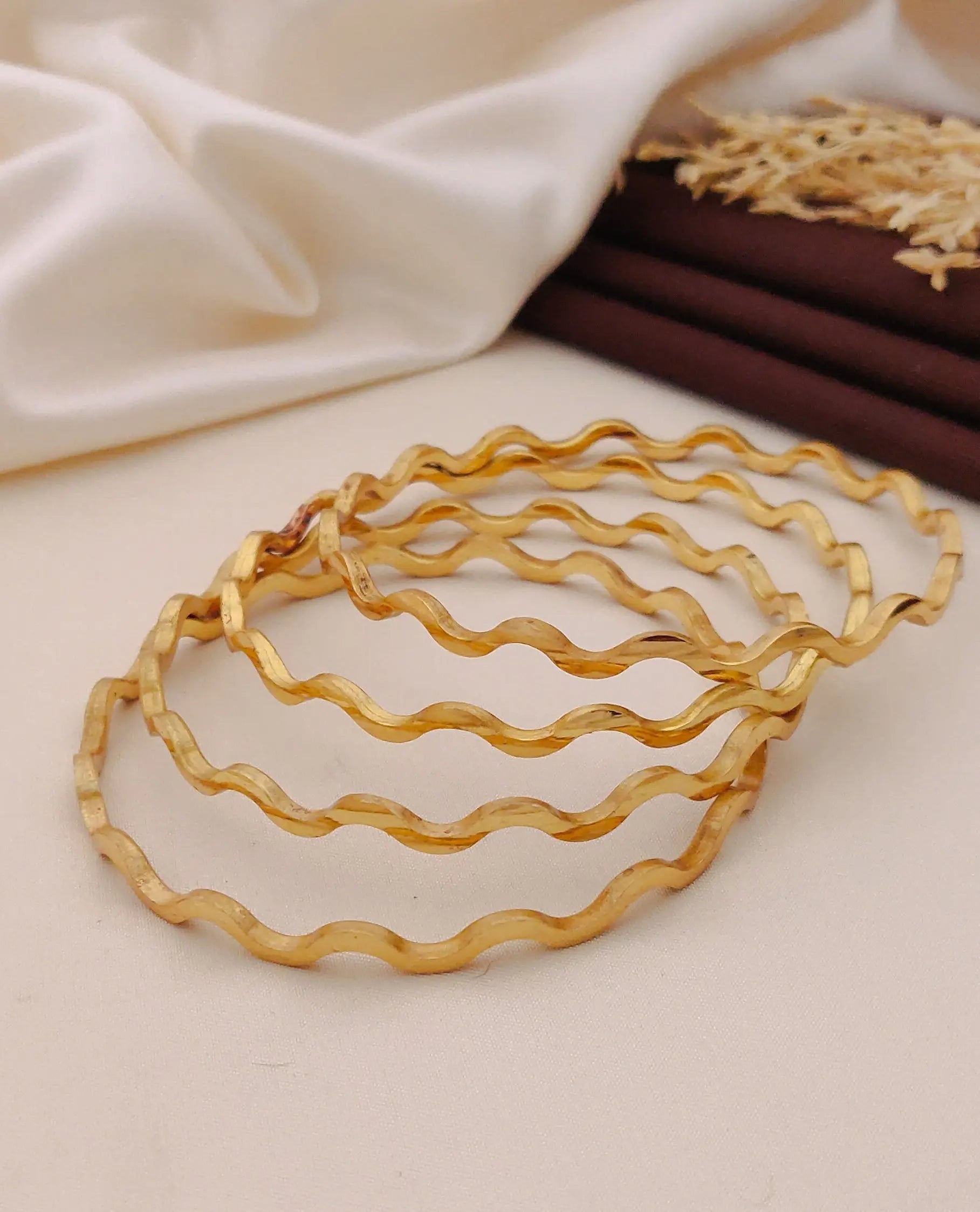 Nayra Golden Bangle Aureva